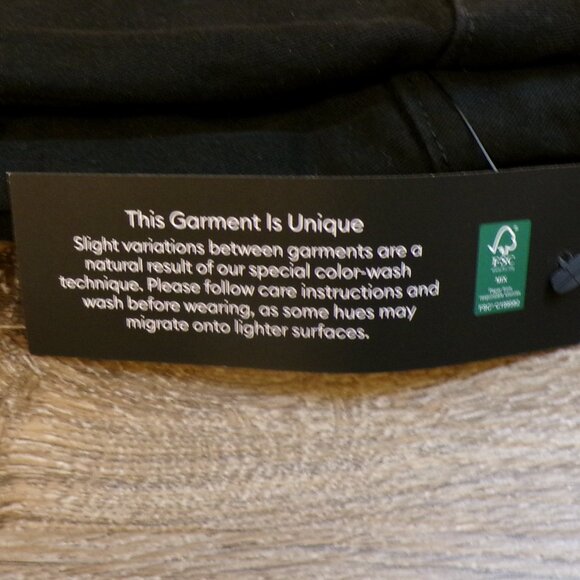 BANANA REPUBLIC Women's NWT Pleat Front Shorts Black Size 8 - Picture 5 of 5